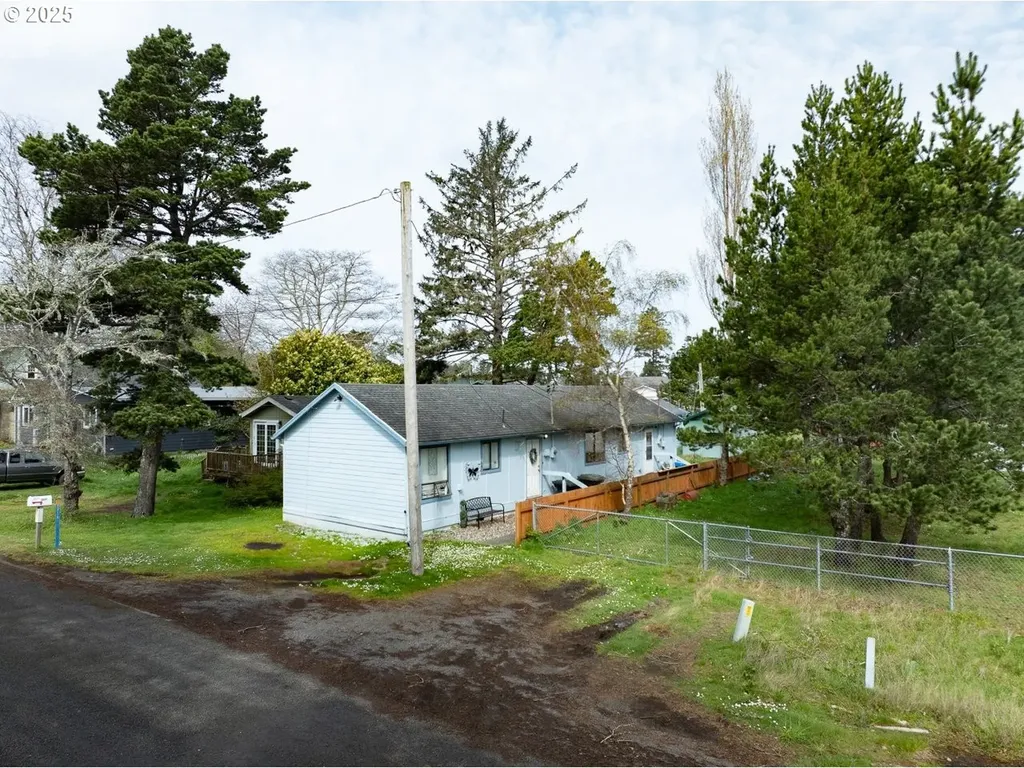 1709 262nd Place Ocean Park WA 98640