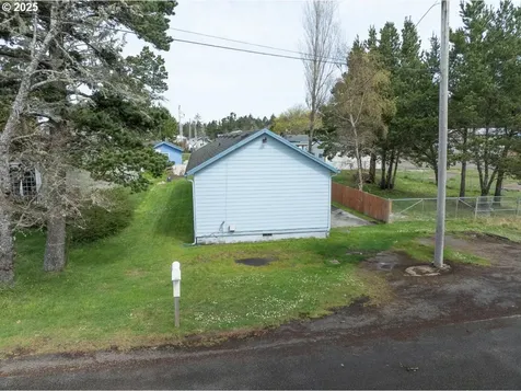 1709 262nd Place Ocean Park WA 98640