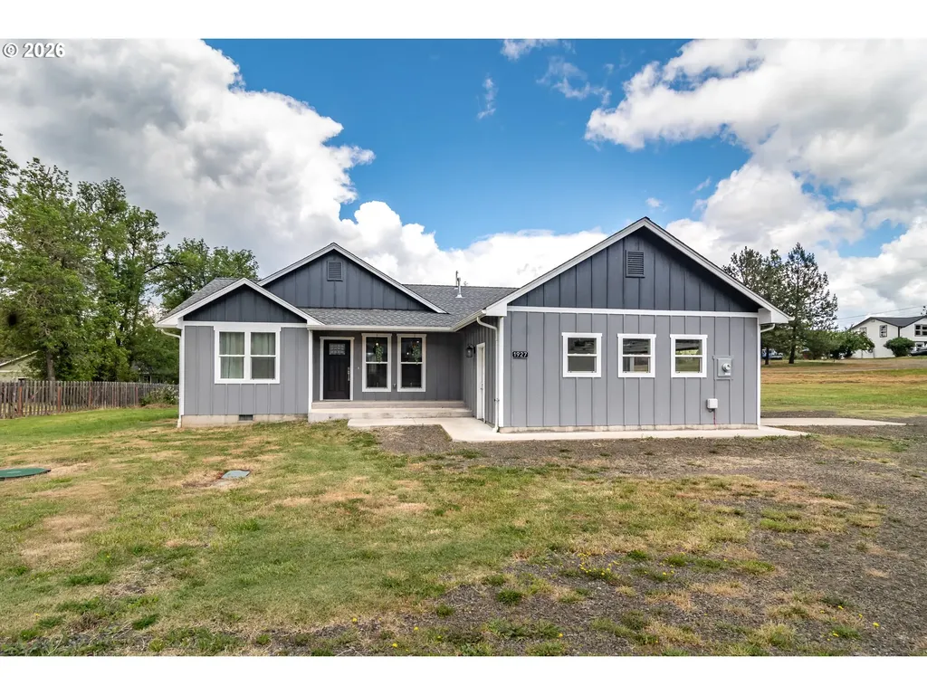 1927 W Duke Road Sutherlin OR 97479