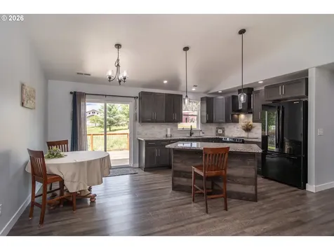 1927 W Duke Road Sutherlin OR 97479