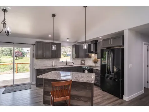 1927 W Duke Road Sutherlin OR 97479