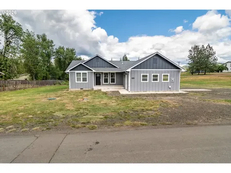 1927 W Duke Road Sutherlin OR 97479