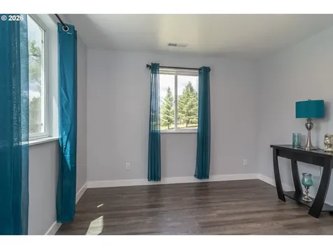 1927 W Duke Road Sutherlin OR 97479