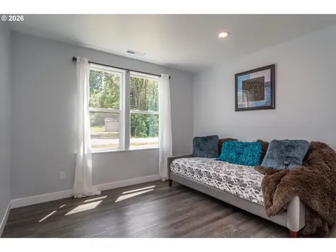 1927 W Duke Road Sutherlin OR 97479