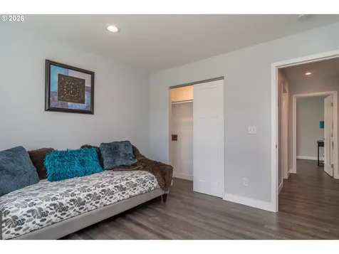 1927 W Duke Road Sutherlin OR 97479