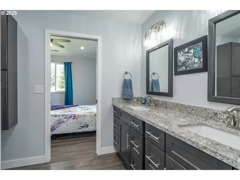 1927 W Duke Road Sutherlin OR 97479