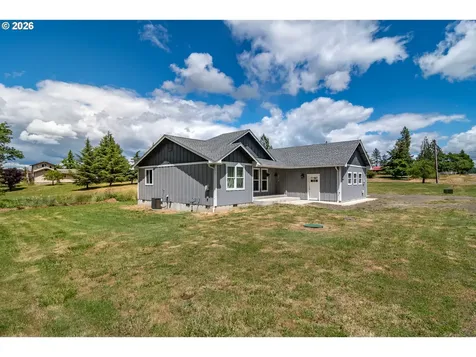 1927 W Duke Road Sutherlin OR 97479