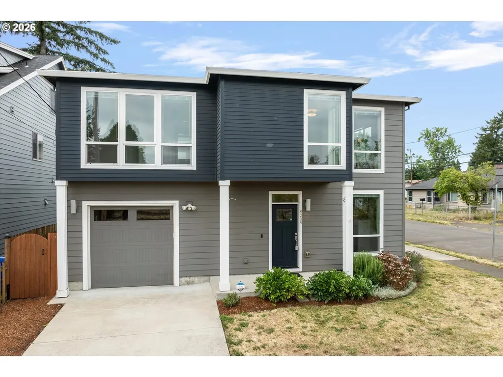 8209 SE 69th Avenue Portland OR 97206