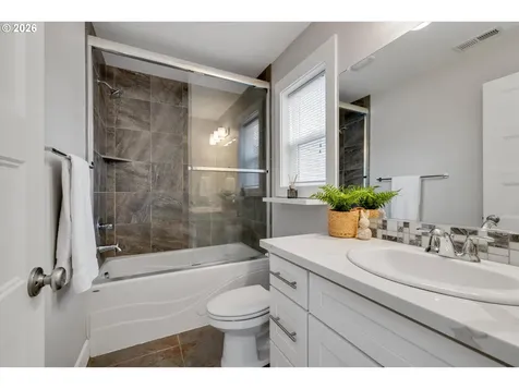 8209 SE 69th Avenue Portland OR 97206