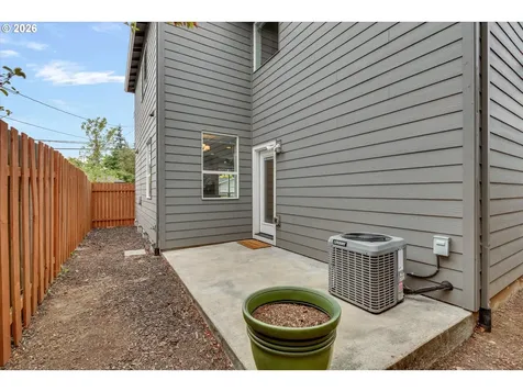 8209 SE 69th Avenue Portland OR 97206