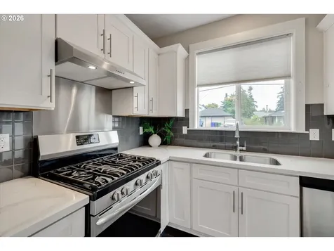 8209 SE 69th Avenue Portland OR 97206
