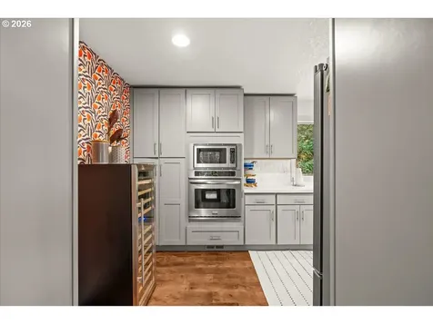 30475 SW Riverwood Drive West Linn OR 97068