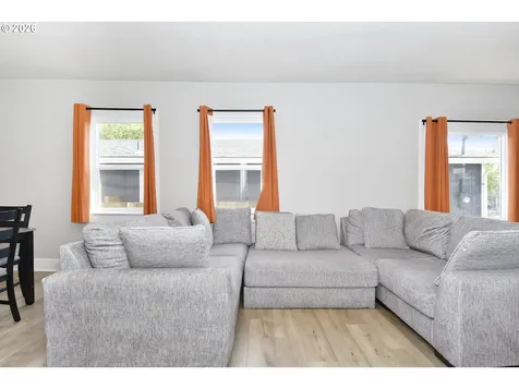 5636 SE 88th Avenue Portland OR 97266