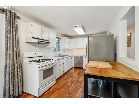 7925 SW 66th Avenue Portland OR 97223