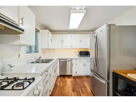 7925 SW 66th Avenue Portland OR 97223