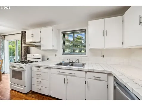7925 SW 66th Avenue Portland OR 97223