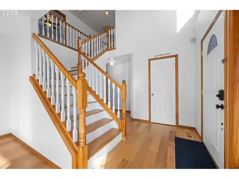 375 Mcclure Avenue Astoria OR 97103