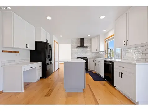 375 Mcclure Avenue Astoria OR 97103