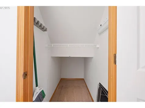 375 Mcclure Avenue Astoria OR 97103