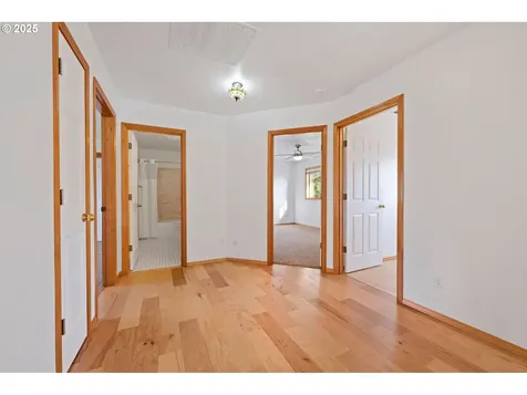 375 Mcclure Avenue Astoria OR 97103