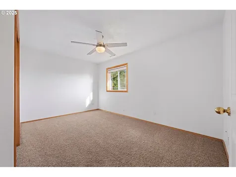375 Mcclure Avenue Astoria OR 97103