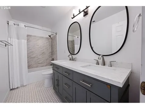 375 Mcclure Avenue Astoria OR 97103