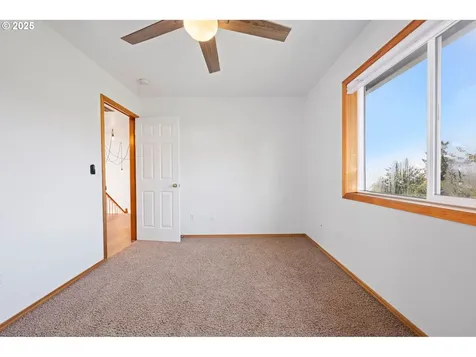 375 Mcclure Avenue Astoria OR 97103