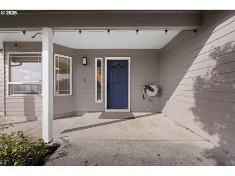 375 Mcclure Avenue Astoria OR 97103