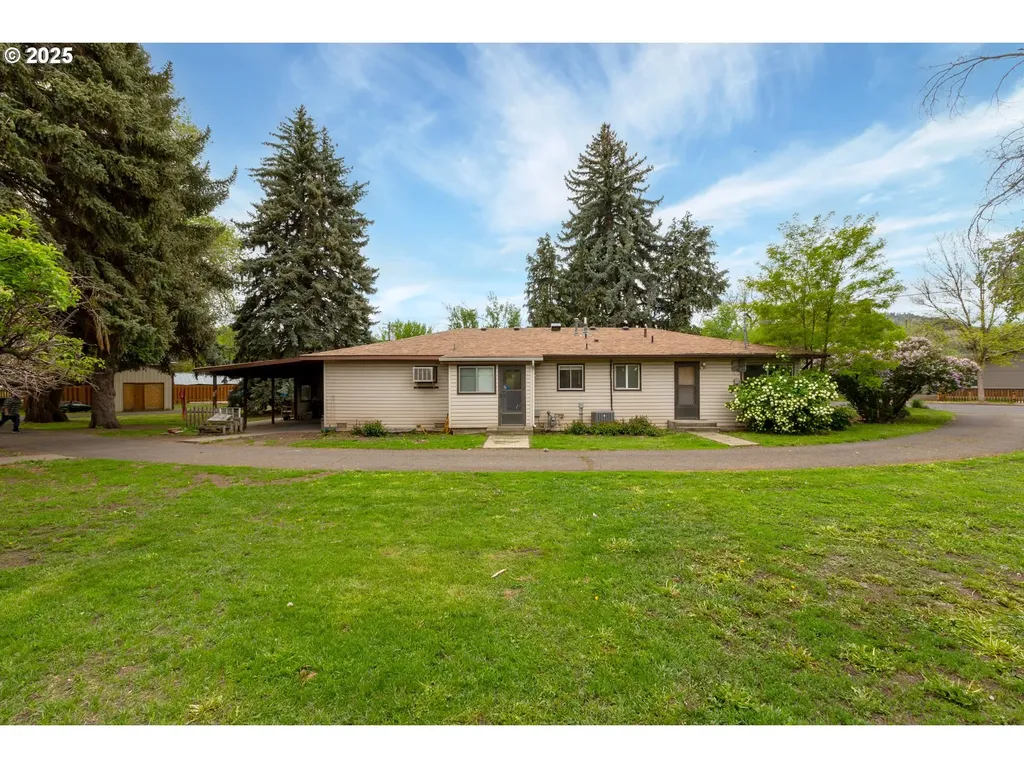 2903 N Spruce Street La Grande OR 97850