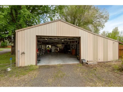 2903 N Spruce Street La Grande OR 97850