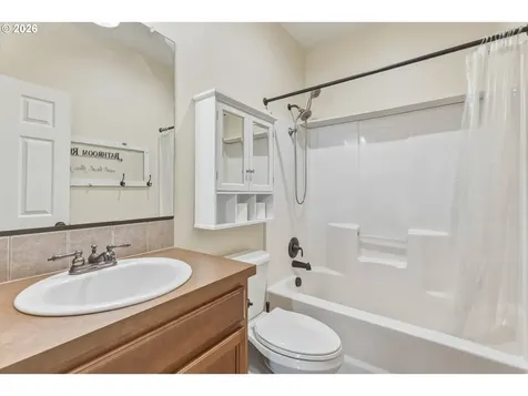 90 Glengate Loop Cathlamet WA 98612