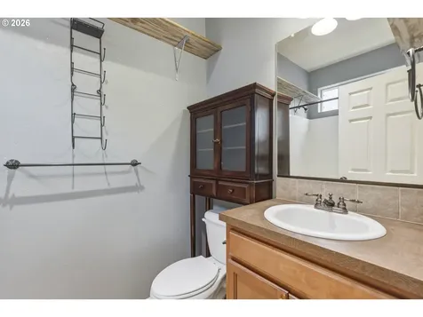 90 Glengate Loop Cathlamet WA 98612