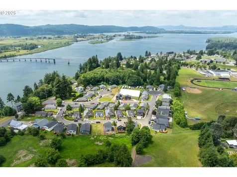 90 Glengate Loop Cathlamet WA 98612