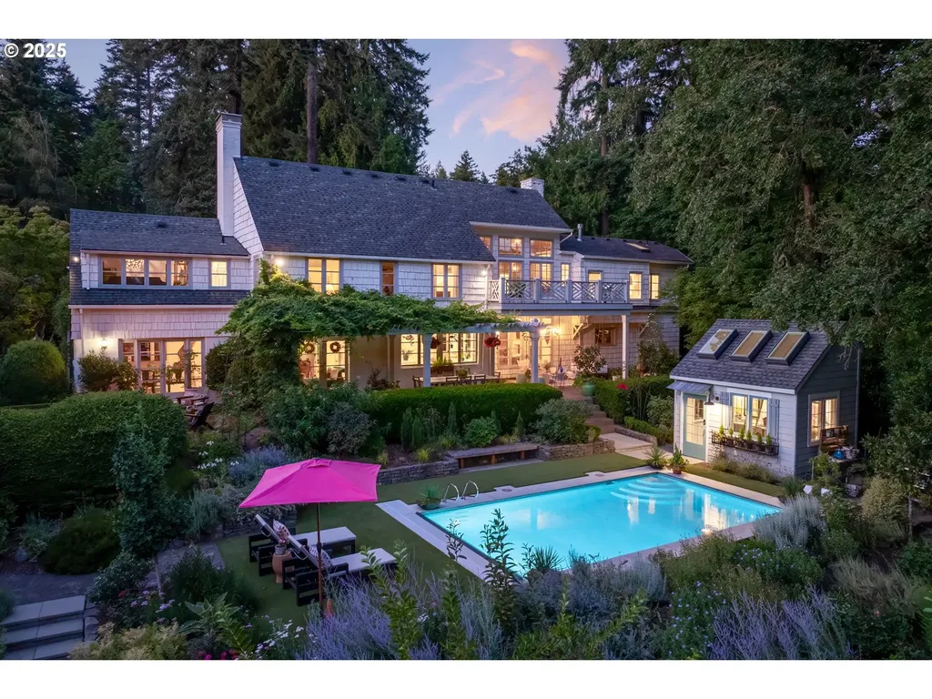 1546 S Military Road Portland OR 97219
