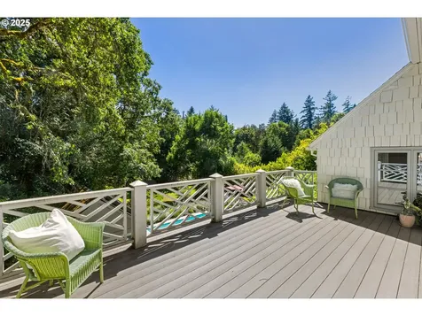 1546 S Military Road Portland OR 97219