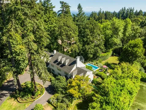 1546 S Military Road Portland OR 97219
