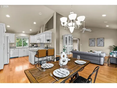 2222 Primrose Lane Florence OR 97439