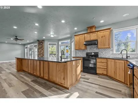 44237 N River Drive Foster OR 97345