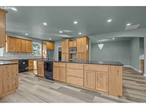 44237 N River Drive Foster OR 97345