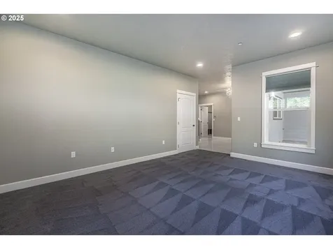 44237 N River Drive Foster OR 97345