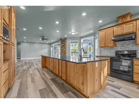 44237 N River Drive Foster OR 97345