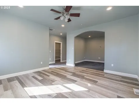 44237 N River Drive Foster OR 97345
