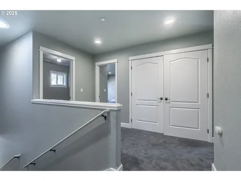 44237 N River Drive Foster OR 97345