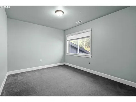 44237 N River Drive Foster OR 97345
