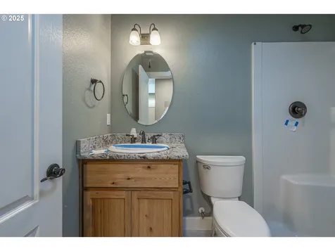 44237 N River Drive Foster OR 97345