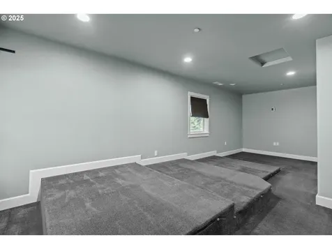 44237 N River Drive Foster OR 97345