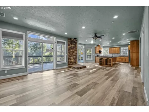 44237 N River Drive Foster OR 97345