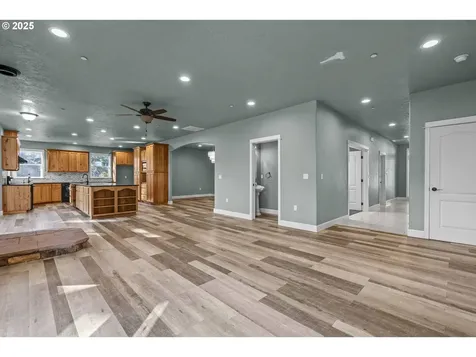 44237 N River Drive Foster OR 97345