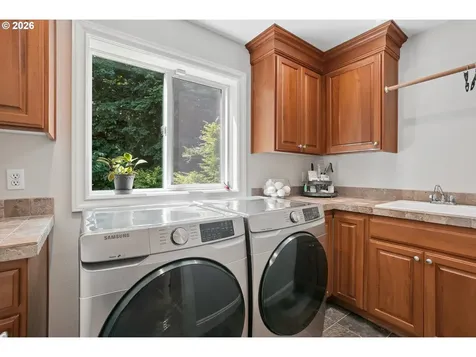 1407 NW Mayfield Road Portland OR 97229