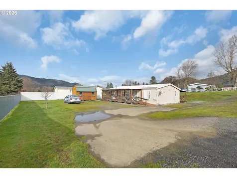 583 Suncrest Street Myrtle Creek OR 97457